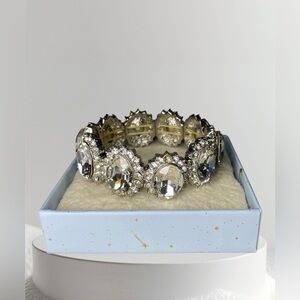Vintage-Style Crystal Oval Statement Stretch Bracelet
